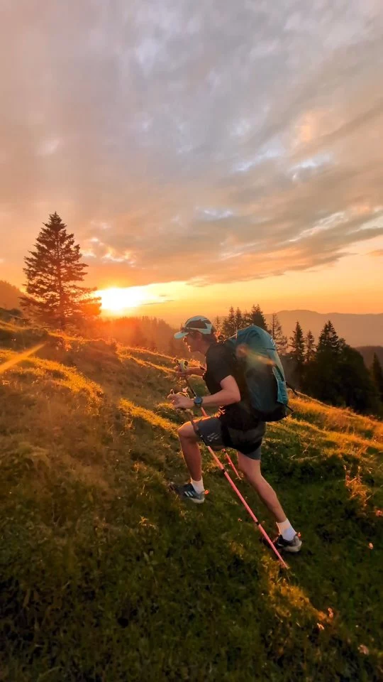 When the light hits just right 🤯
📹@bergnarr
.
.
.
.
#brauneck #lenggries #hikemore #hikeandfly #parapendio #parapente #paragliding #gleitschirmfliegen #gleitschirm #lifeisintheair #alpenblick #sunsetlovers #sundowner #wandertag #berglauf #trailrunning